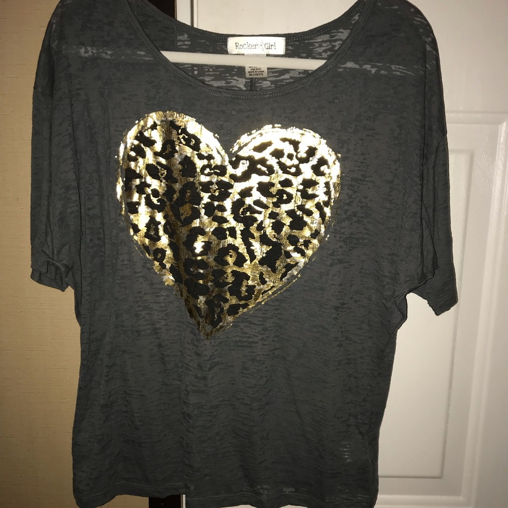 XL leopard heart grey top. Cute!